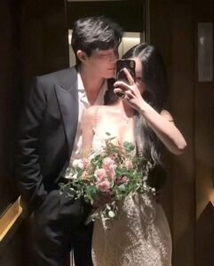 Anh Ấy Tự Chui Vào Thùng Rác Vì Tôi