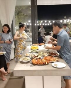 BIẾT TÔI TRÚNG SỐ, NHÀ CHỒNG MỞ TIỆC CHIA TIỀN CHO CẢ HỌ