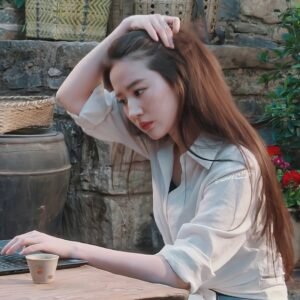 Chỉ Vì Hai Thìa Giấm, Chủ Quán Ấ n Mặt Tôi Vào Bát Vẩn Thắn