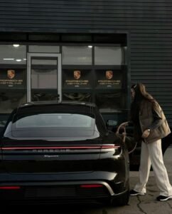 Đêm Giao Thừa, Em Dâu Tưởng Xe Tôi Cháy Nên Bảo Bỏ Qua, Không Ngờ Đó Là Xe Của Chính Cô Ta