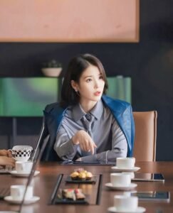 Cô Đồng Nghiệp Sống Ảo Bằng Xe Người Khác