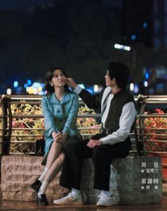 Phía Sau Sự Thật