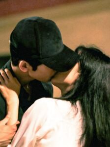 Nếu Không Là Chị Em Chẳng Cần Ai Cả